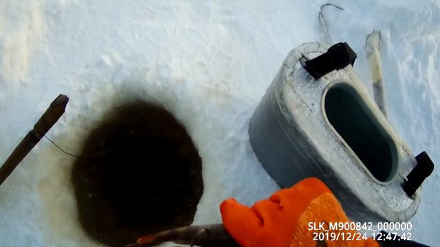 Проверка крючков на налима 24 12 2019 Небольшой улов смотреть онлайн