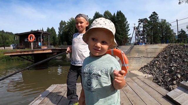 РЫБАЛКА на Алтае. Форелевое хозяйство. смотреть онлайн