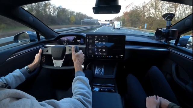 НОВЫЙ Tesla Model S Plaid. Стоковый ГИПЕРкар. смотреть онлайн