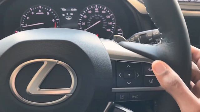 Lexus RX Button and Features on the Steering Wheel. смотреть онлайн
