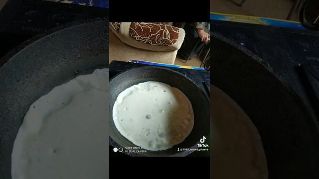 Блинчики на козьем молочке,пожарены на индукционной плите Kitfort. Вкуснятина смотреть онлайн