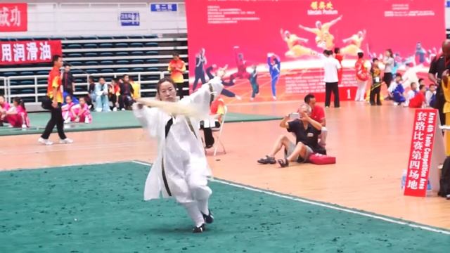 Уи  Выступление с веревочным оружием  Китайская спортсменка