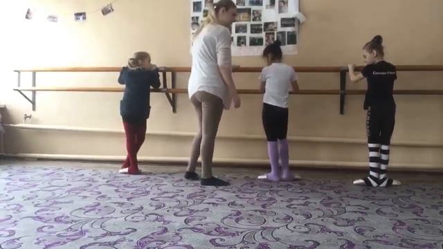 Классический танец / класс на пуантах смотреть онлайн