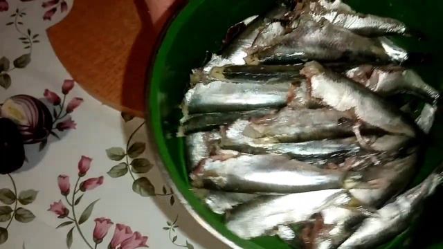 Маринуем - КИЛЬКУ, и любую мелкую рыбку.. смотреть онлайн