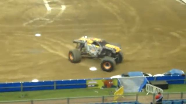 Monster Jam Arnhem 2013 Maximum Destruction Donut смотреть онлайн