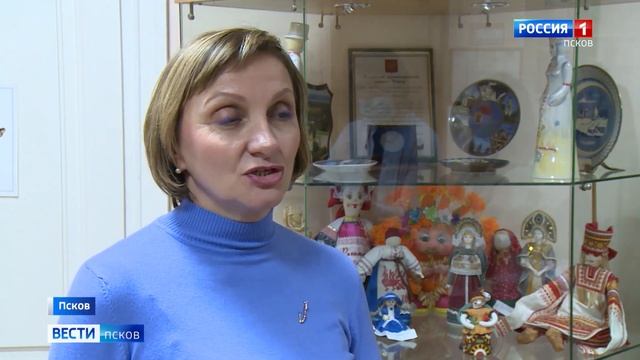 Псковичи из ансамбля «Уграда» осваивают духовой инструмент жалейку. Какой репертуар уже подбирают? смотреть онлайн