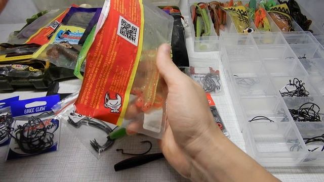 Как одеть силиконовые приманки на офсетный крючок. Вопросы правильного монтажа смотреть онлайн