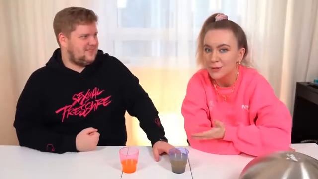 Ананасовый сок "Natur Pur" в челлендже "Угадай дорогое или дешёвое" на канале "Masha Zoom" смотреть онлайн