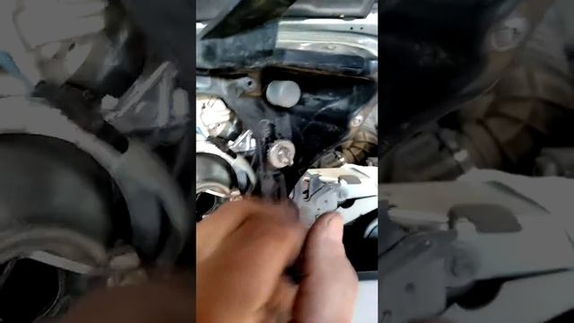 Небольшая переделка для регулирования фар на Тойота Авенсис . смотреть онлайн