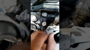 Небольшая переделка для регулирования фар на Тойота Авенсис .