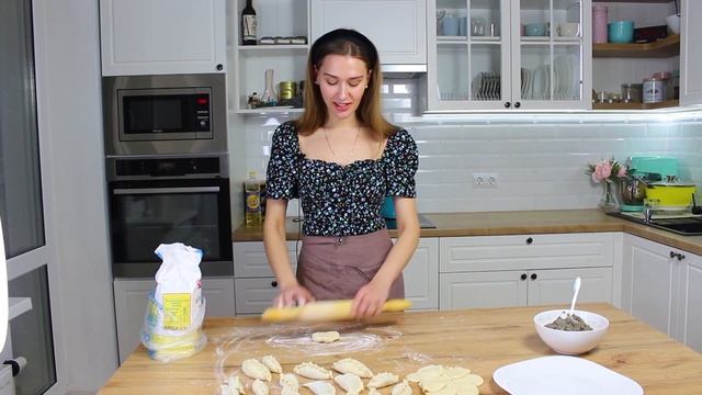 ВСЕ будут просить этот рецепт! ПИРОЖКИ с маком/ грибами! смотреть онлайн