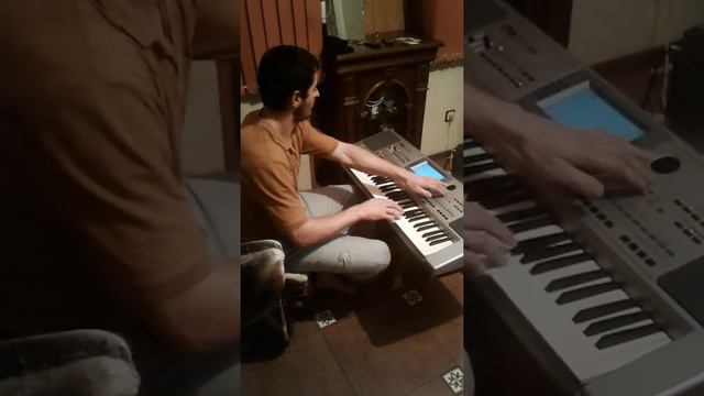 Шабан Абрамов не типичная динчи играет синтезаторе @ смотреть онлайн