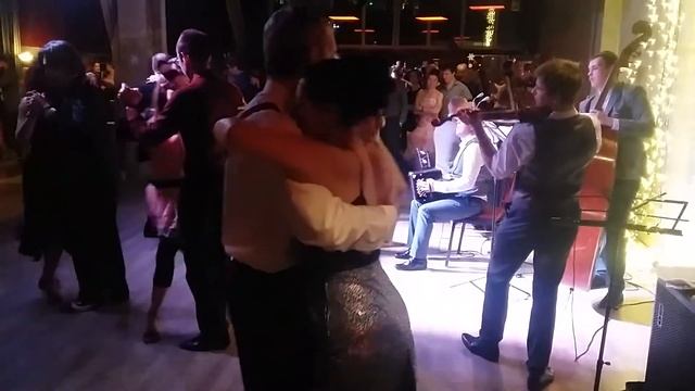 Planetango / Tango en vivo / El huracan смотреть онлайн