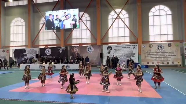 Звёздочки «Истиклол» #mashxuratolibovna #uzbekistan #dance смотреть онлайн