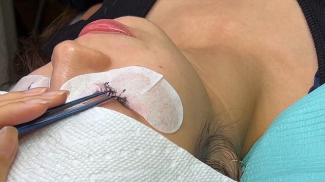 Lash Extensions on Thin Lashes (Without Damage!) смотреть онлайн