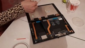 Как приклеить экран планшета