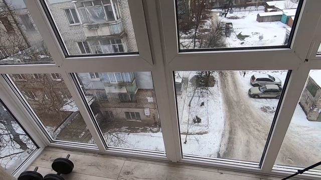 ФРАНЦУЗКИЙ балкон в ХРУЩЕВКЕ при -20 на улице, ЗАМЕРЗЛИ))? // Как наши дела? смотреть онлайн