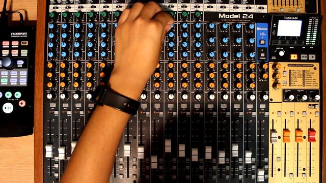 Tascam Model 24 | Mixing Alternative Rock Song смотреть онлайн