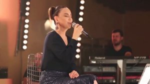 Ebru Gündeş - Neden Saçların Beyazlamış (Akustik Canlı Performans)