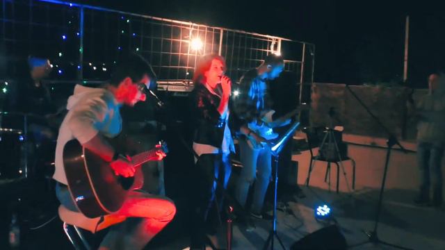 Hot Dogs Band acoustic Нам По Пути Zелёный Gорошек cover Крыша 12 09 20 смотреть онлайн