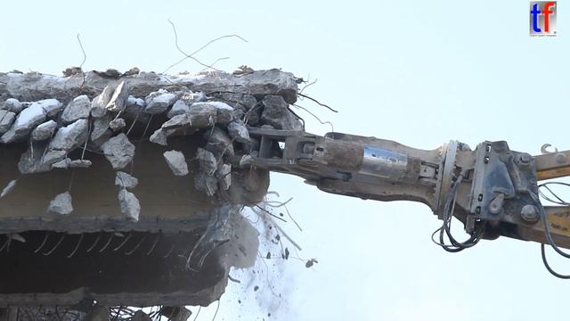 CATERPILLAR 365B HRD *** Bridge Demolition / Abbruch Murrtalviadukt, B 14, Backnang, GERMANY *** смотреть онлайн