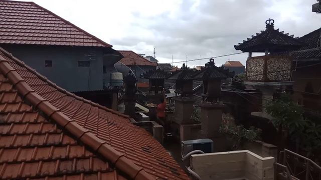 Утреннее подношение духам. Бали. Индонезия. смотреть онлайн