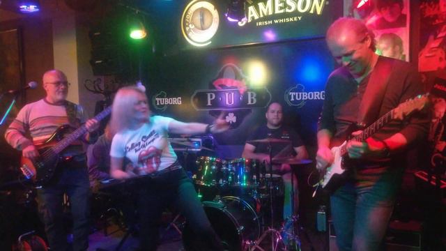 Ajla i Gonzo band - Wonder wall (Oasis) смотреть онлайн