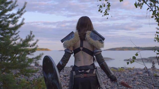 Aela the Huntress - Skyrim || cosplay by Lada Lyumos смотреть онлайн