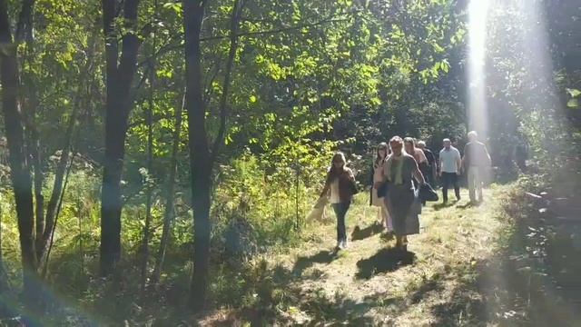 Крестный ход из села Дмитровское к строящемуся храму Николая Чудотворца на Николиной горе 11.08.22 смотреть онлайн