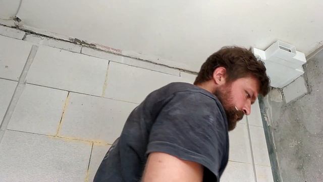 ремонт кухни 2-1. Сборка вентиляции. Как показала себя кладка газобетона на пену. смотреть онлайн