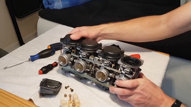 Suzuki Bandit 400 Vergaser Zerlegen / Carburetor Disassembling