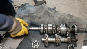 ПОЧЕМУ ШУМИТ ИЛИ ГУДИТ КОРОБКА НА ВАЗ 2101 - 07 И НИВА