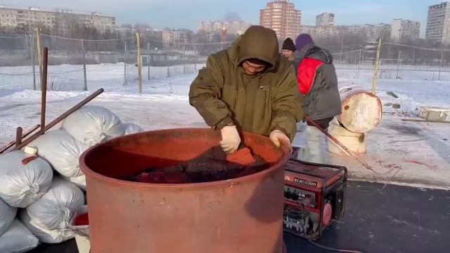 На стадионе новые тренажеры смотреть онлайн