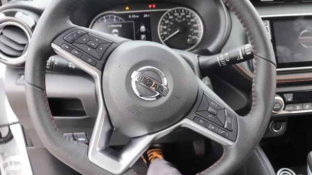 Nissan Qashqai vs Nissan Kicks | Which one should you buy? | смотреть онлайн