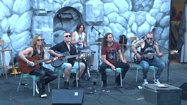 BONFIRE - You Make Me Feel (Unplugged) смотреть онлайн