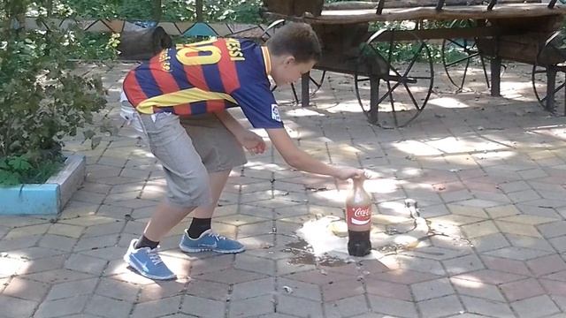 Мини салют из колы и ментоса смотреть онлайн