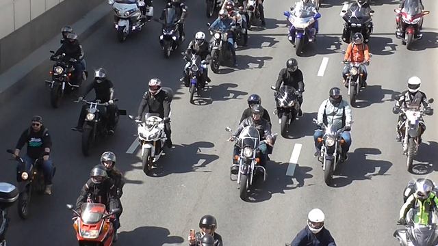 Мотопарад по Садовому кольцу. Байк шоу. Открытие мотосезона 13.05.2023. Russian bike show in Moscow смотреть онлайн
