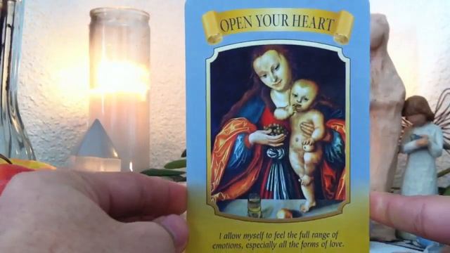 Mary Queen of Angels Oracle Deck смотреть онлайн