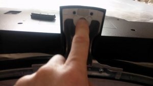 Как снять упорную ножку с телевизора LG (на примере LG 55UM7450PLA)?