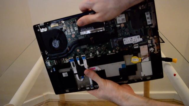 Lenovo ThinkPad T480s - add a second stick of DDR4-2400MHz RAM смотреть онлайн