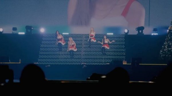 BLACKPINK - Last Christmas + Rudolph, The Red Nosed Reindeer Arena Tour 2018 'Kyocera Dome Osaka'