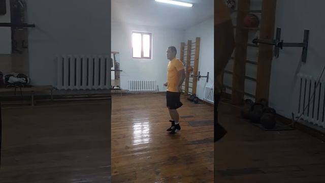 Арман Рысбек. Профи бокс. Работа на скакалке смотреть онлайн