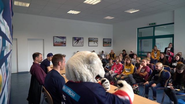 Eisbären Kids Club PK mit Marcel Noebels und Ryan McKiernan смотреть онлайн