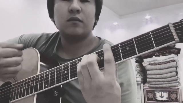 Сенде да журок бар! На гитаре 2022 хит типо разбор!! смотреть онлайн