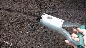 Мои приспособления для изготовления лунок под томаты, перцы, баклажаны. Просто и легко  на все 100%