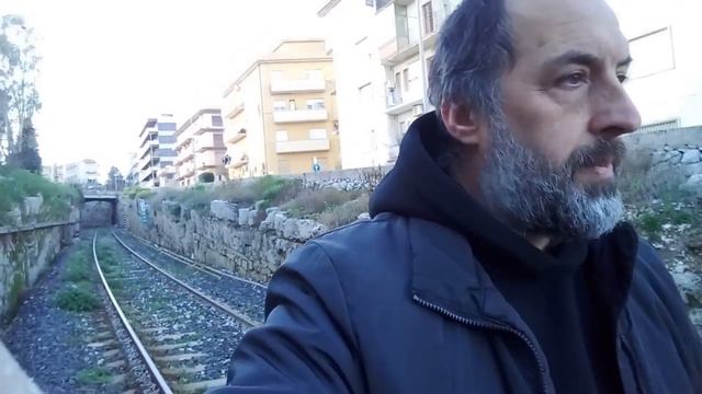 Camminata in periferia смотреть онлайн