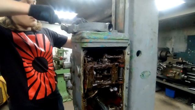Вертикально сверлильный станок 2Н118 (часть 1) Vertical drilling machine 2N118 (part 1) смотреть онлайн