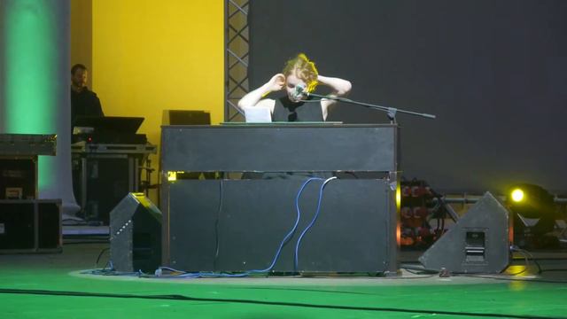 Alina Orlova - Милый, не дрогнет твоя рука.. + Лихорадка @GreenTheater 22-08-14 (08) смотреть онлайн