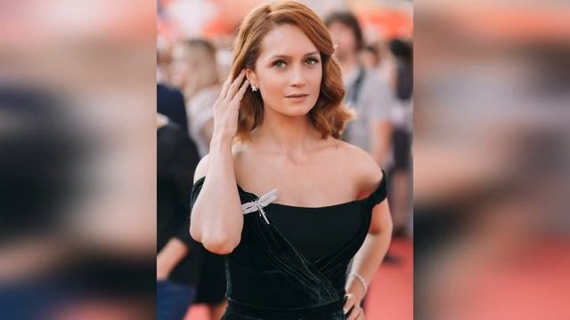 Исакова Ахмадулина Из глубины моих невзгод смотреть онлайн