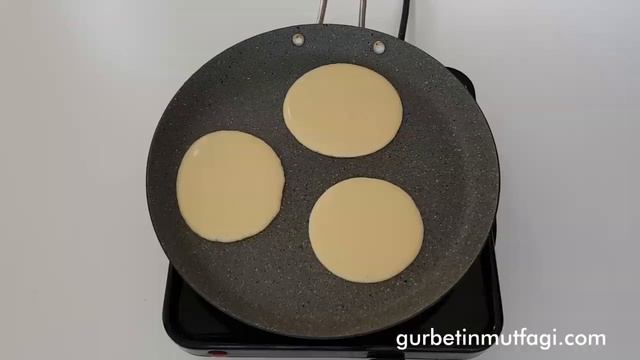 Pankek Nasıl Yapılır?Yumuşacık Puf Puf Kabaran Pankek Tarifi-Pankek-Pancake-Gurbetinmutfagi